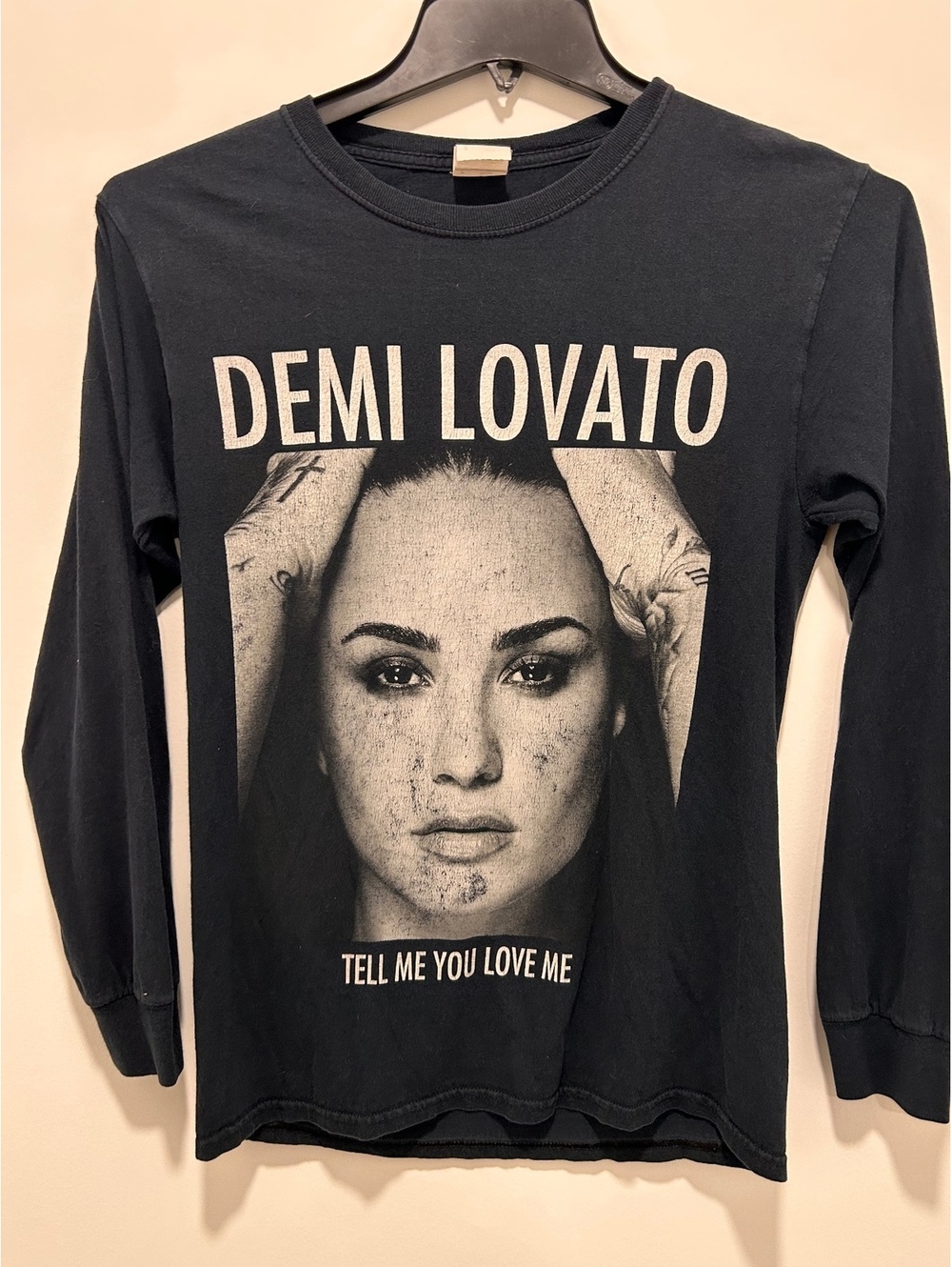 Demi Lovato Tell Me You Love Me Black Long Sleeve T-Shirt Size Small